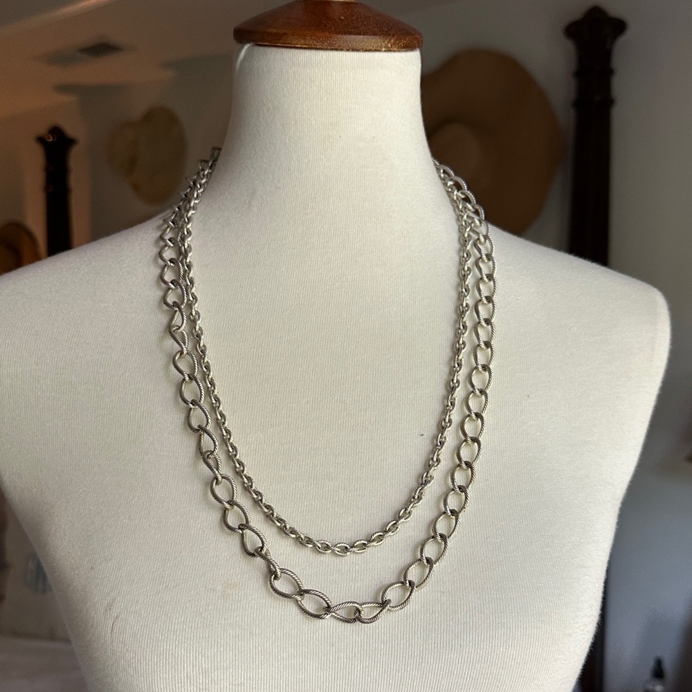 Elegant Silver Chain Necklace